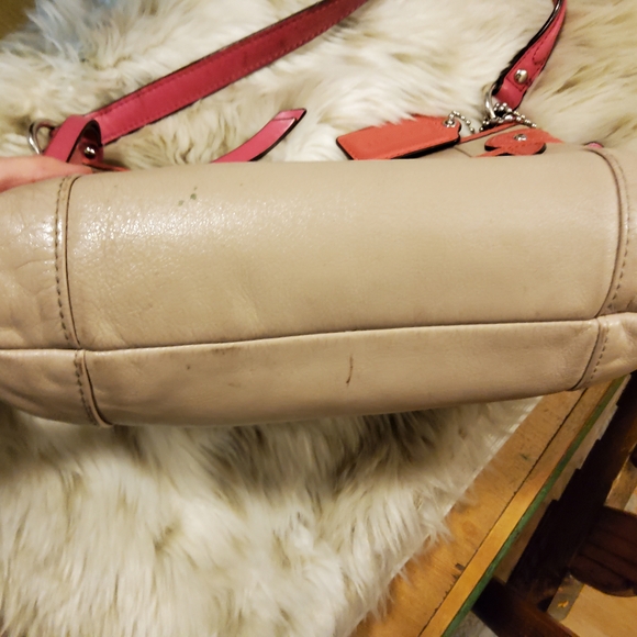 Coach Daisy Spectator Purse GUC - Picture 4 of 16